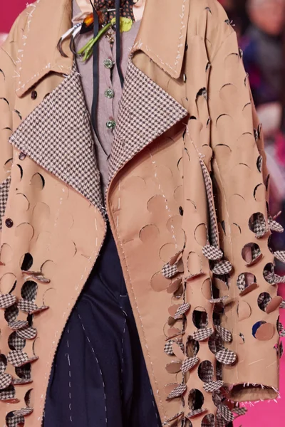 Look 30